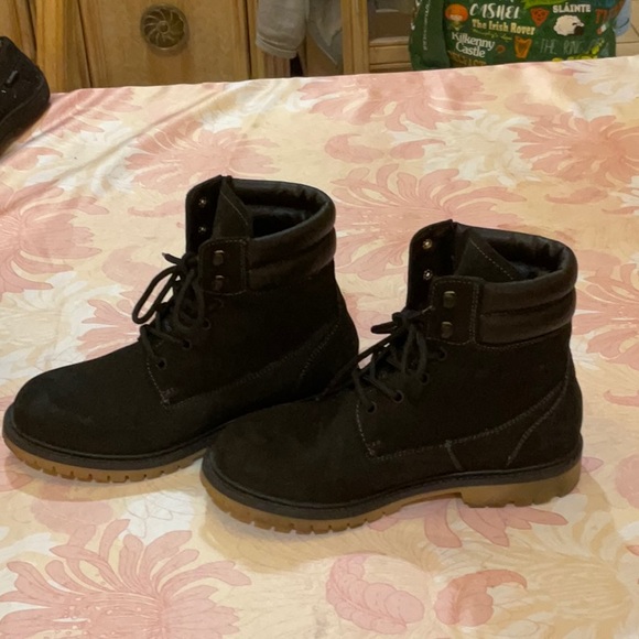 Aldo black chunky lace up boots, size 7. - Picture 4 of 6